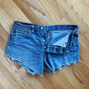 Levi jean booty shorts